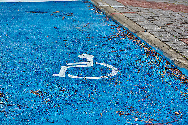 포토 JPG 해외이미지 공원 도로 백그라운드 의자 교통시설 자동차 날씨 사람 사람없음 파란색 우주 페인트 흰색 도시 바퀴 아스팔트 장애인 심볼 사인 휠체어 예약 제비 장애 옛날 이스라엘 해외202004 해외포토 공공시설 길 육상교통 컬러 가구 교통 조류 시설 서아시아 파일형식 이미지허브