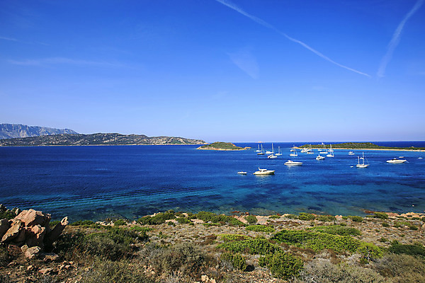 포토 JPG 해외이미지 구름 모래 파도 바다 섬 여행 자연 하늘 휴가 휴식 파노라마 풍경 사람없음 초록색 물 여름 모래사장 컬러풀 햇빛 태양 맑음 이탈리아 바위 만 지중해 묘사 장면 암초 석호 터키석 파라다이스 해외202004 해외포토 자연요소 계절 유럽 컬러 컨셉 날씨 촬영기법 돌_바위 보석 생태계 파일형식 이미지허브