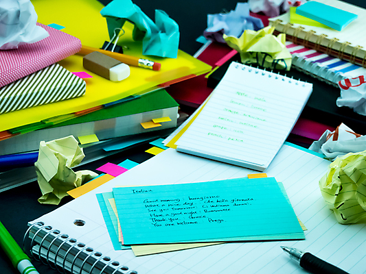 포토 JPG 해외이미지 학생 영어 교육 문화 텍스트 통신 교실 학교 수업 사람없음 책 단어 스터디 세계 글로벌 연필 펜 쪽지 공책 이탈리아 시험 퀴즈 가르침 강의 사전 소셜 번역 해외202004 해외포토 문자 유럽 문구용품 학용품 학습 필기구 파일형식 이미지허브