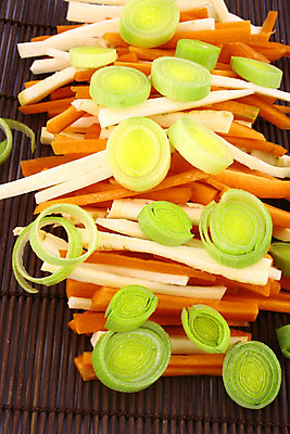 포토 JPG 해외이미지 접시 음식 다이어트 채소 오렌지 오이 건강 요리 사람없음 초록색 주방 정원 식사 저녁식사 당근 샐러드 흰색 신선 고명 닫기 자르기 먹기 준비 유기농 날것 슬라이스 후추 성분 내추럴 점심식사 섞기 영양분 채식주의자 개조 해외202004 해외포토 식기 웰빙 컬러 과일 모션 뿌리채소 향신료 채식 파일형식 이미지허브