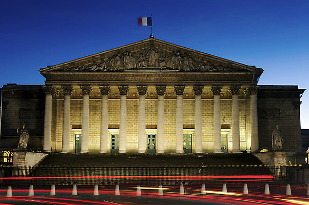 포토 JPG 해외이미지 건축물 건축양식 거리 풍경 사람없음 야외 빛 프랑스 야간 국회의사당 파리_프랑스 해외202004 해외포토 자연요소 건축 유럽 파일형식 이미지허브