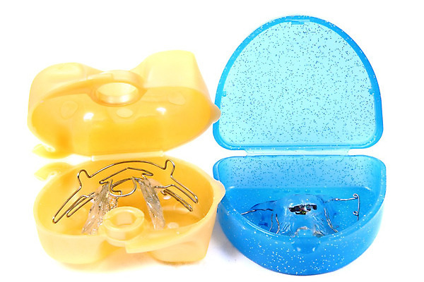 포토 JPG 해외이미지 새로움 치과 사람없음 고통 치아 플라스틱 예방 교정기 치아건강 치아교정 해외202004 해외포토 감정 컨셉 재질 건강 병원 소화기관 교정 파일형식 이미지허브