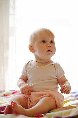 포토 JPG 해외이미지 모델 딸 행복 얼굴 어린이 자연 놀이 미래 새로움 건강 한명 웃음 사람 파란색 흰색 아기 신생아 오픈 입 달콤 작음 부드러움 세대 돌봄 해외202004 해외포토 1 감정 컬러 컨셉 가족 모션 표정 신체부위 감각 맛 크기 생태계 파일형식 이미지허브