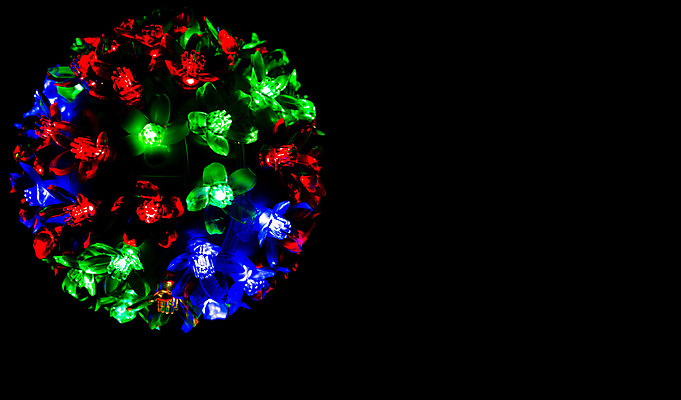 포토 JPG 해외이미지 모양 디자인 계절 백그라운드 컨셉 크리스마스 겨울 패턴 전구 공 추상 휴가 새로움 기념 미술 사람없음 장식 빨간색 초록색 파란색 빛 파티 검은색 축제 어둠 축하 원형 화려 그룹 소프트포커스 연도 오브젝트 질감 보케 마법 빛망울 블러 카피스페이스 효과 해외202004 해외포토 도형 기념일 컬러 무늬 문화예술 촬영기법 이벤트 공백 파일형식 이미지허브