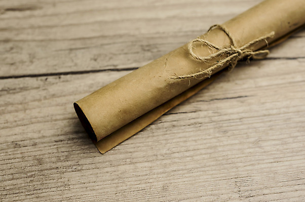 포토 JPG 해외이미지 리본 종이 백그라운드 비즈니스 학교 사람없음 갈색 공백 수확 골동품 흰색 메시지 중세 졸업장 두루마리 편지 오브젝트 질감 문서 복고 페이지 시트 고립 그런지 양피지 옛날 원고 해외202004 해외포토 교육 컬러 농업 졸업 역사 파일형식 이미지허브