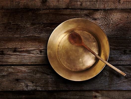 포토 JPG 해외이미지 전통 식기 접시 문화 음식 백그라운드 탁자 주방용품 쟁반 요리 사람없음 목재 빛 금속 주방 숟가락 식사 기구 원형 사발 황금 냄비 오브젝트 싱글 청동 전국 핸드메이드 해외202004 해외포토 도형 나무 가구 생활용품 재료 재질 수저 사기그릇 솥 파일형식 이미지허브