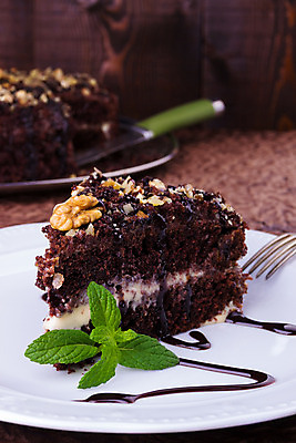 포토 JPG 해외이미지 접시 음식 포크 부분 디저트 사람없음 갈색 케이크 초콜릿 견과류 달콤 민트 크림 호두 칼로리 코코아 크림치즈 해외202004 해외포토 식기 음료 컬러 치즈 맛 허브 파일형식 이미지허브