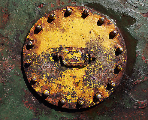 포토 JPG 해외이미지 디자인 산업 백그라운드 날씨 바닥 사람없음 금속 힘 페인트 견과류 덮개 나사 연결 큼 철 교차로 묘사 질감 먼지 볼트 무거움 공학 부화 국회 그런지 철강 스타일 해외202004 해외포토 교육 길 재질 뚜껑 공구 무게 크기 파일형식 이미지허브