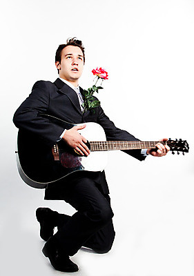 포토 JPG 해외이미지 백인 직업 1 남자 행복 음악 셔츠 비즈니스 노래 사업가 놀이 넥타이 노동자 한명 서기 사람 정장 성인 연주자 음악가 꿈 흰색 기구 기타 비즈니스맨 자신감 종업원 가득함 경영자 기타리스트 경영 해외202004 해외포토 서양인 잡화 옷 감정 컬러 상의 모션 현악기 문화예술 직장인 리더 파일형식 이미지허브