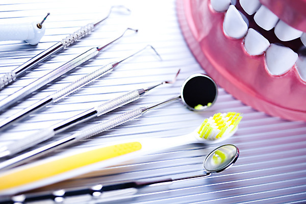 포토 JPG 해외이미지 직업 치과 병원 손잡이 사람없음 치료 세트 약 금속 거울 장비 의사 기구 공구 치아 모험가 오브젝트 치과의사 각도 날카로움 펜치 핀셋 탐색 외과 돌봄 위생관리 직진 철강 해외202004 해외포토 의학 모션 재질 관리 의료진 도구 소화기관 파일형식 이미지허브