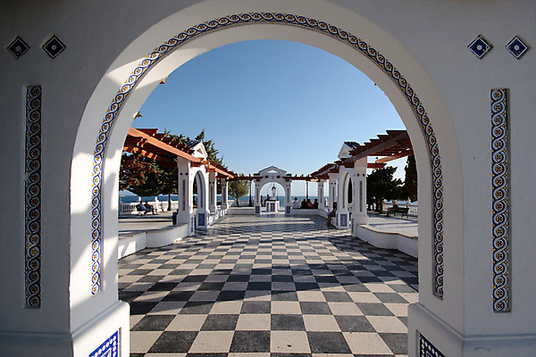 포토 JPG 해외이미지 전통 디자인 유럽 전통문화 바다 여행 건축양식 파노라마 사람없음 여름 발코니 스페인 해외202004 해외포토 계절 건축 나라 문화 촬영기법 파일형식 이미지허브