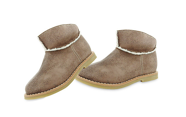 포토 JPG 해외이미지 모양 전통 디자인 드레스 계절 여자 백그라운드 신발 2 겨울 새로움 털 부츠 따뜻함 사람없음 갈색 유행 걷기 흰색 쌍 화려 클래식 우아함 선탠 가죽 오브젝트 솜털 내추럴 고립 스타일 해외202004 해외포토 옷 컬러 컨셉 모션 사람 파일형식 이미지허브