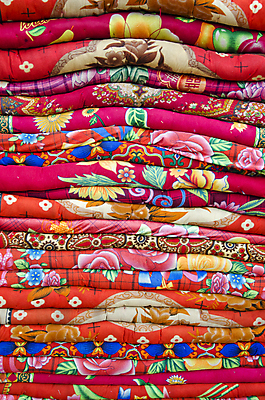 포토 JPG 해외이미지 디자인 산업 아시아 분홍색 백그라운드 비즈니스 베개 침구 추상 따뜻함 동양인 사람없음 장식 빨간색 컬러풀 쌓기 상점 침대 직물 잠 면 뜨거움 시장 인도인 수집 오브젝트 롤 많음 해외202004 해외포토 외국인 나라 컬러 가구 컨셉 무늬 모션 인종 파일형식 이미지허브