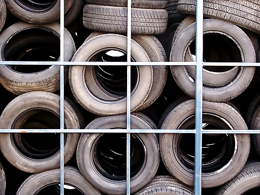 포토 JPG 해외이미지 산업 백그라운드 패턴 교통시설 자동차 추상 사람없음 쌓기 환경 검은색 재활용 손상 바퀴 원형 쓰레기 폐기물 혼합 주식 배열 버리기 오브젝트 생태계 질감 타이어 밟기 고무 흙더미 낭비 옛날 자동 중고 해외202004 해외포토 도형 육상교통 컬러 교통 컨셉 무늬 모션 금융 흙 시설 친환경 파일형식 더미 이미지허브