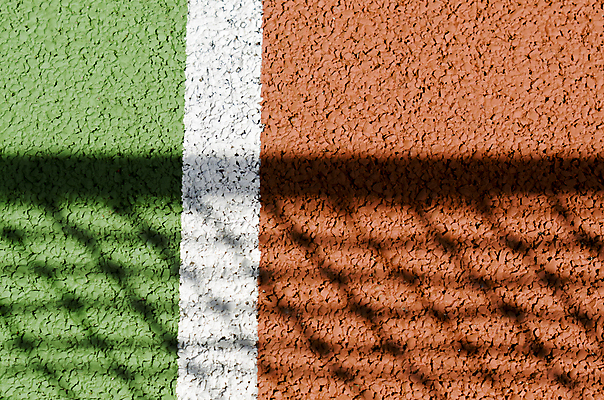 포토 JPG 해외이미지 선 스포츠 표면 그림자 사람없음 빨간색 초록색 테니스 게임 흰색 그물 질감 법정 해외202004 해외포토 컬러 놀이 구기 파일형식 이미지허브