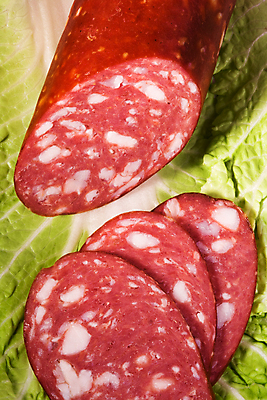 포토 JPG 해외이미지 모양 음식 조각 백그라운드 육류 돼지고기 사람없음 세로 초록색 식당 저녁식사 카페 소시지 시장 상추 오브젝트 싱글 상쾌 훈제 점심식사 살라미 해외202004 해외포토 감정 컬러 채소 식재료 상점 식사 가공식품 파일형식 이미지허브