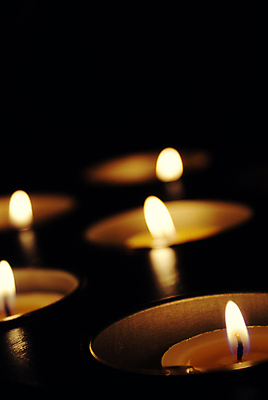 포토 JPG 해외이미지 백그라운드 크리스마스 겨울 데이트 오렌지 촛불 불 휴가 불꽃 휴식 전등 조명 사랑 사람없음 장식 노란색 평화 검은색 어둠 화목 침묵 추위 기도 축하 뜨거움 그룹 영혼 고독 야간 소프트포커스 신비 심볼 향수 명상 오브젝트 장면 빛망울 연소 고립 광 왁스 적자 해외202004 해외포토 자연요소 계절 기념일 감정 컬러 컨셉 과일 초 촬영기법 빛 소리 화장품 파일형식 이미지허브