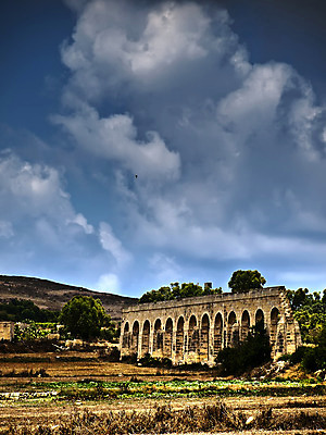 포토 JPG 해외이미지 건축양식 풍경 사람없음 건물 물 수확 골동품 저수지 강의 지중해 아치 장면 공학 몰타섬 옛날 파멸 해외202004 해외포토 자연요소 건축물 교육 건축 바다 섬 컨셉 농업 몰타 파일형식 소멸 이미지허브