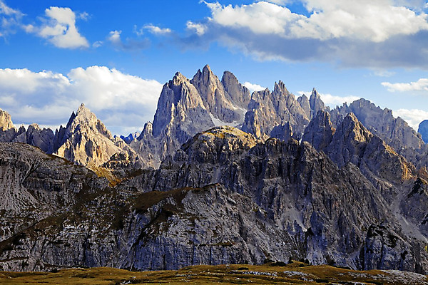 포토 JPG 해외이미지 나무 유럽 여행 자연 하늘 휴가 산 풍경 사람없음 야외 초록색 여름 햇빛 계곡 맑음 일몰 놀람 이탈리아 하이킹 가을 시골 최고 저녁 알프스 암초 북쪽 남쪽 벌거벗은 절정 해외202004 해외포토 식물 계절 감정 나라 컬러 레저 날씨 표정 태양 노을 야간 방향 생태계 파일형식 이미지허브