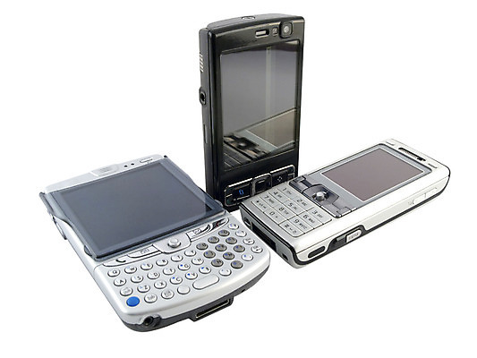 포토 JPG 해외이미지 구름 비즈니스 통신 모바일 세포 기술 사람없음 스마트폰 쌓기 흰색 조직 연결 수집 전화기 PDA 고립 의사소통 해외202004 해외포토 자연요소 컬러 모션 전자제품 핸드폰 스마트기기 파일형식 이미지허브