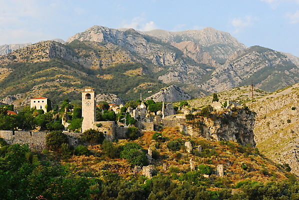 포토 JPG 해외이미지 나무 유럽 포스터 벽 여행 백그라운드 건축양식 자연 휴가 산 주택 파노라마 풍경 경사 사람없음 건물 물 여름 세계 성당 꼬리표 여행객 마을 탑 와인 봄 바위 도시 바 성 중세 재산 지중해 언덕 타운 몬테네그로 발칸반도 옛날 해외202004 해외포토 자연요소 식물 건축물 계절 건축 나라 바다 종교건축 주류 촬영기법 사람 금융 라벨 돌_바위 역사 생태계 파일형식 이미지허브