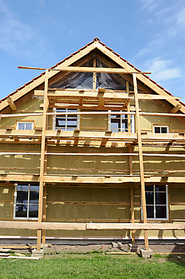 포토 JPG 해외이미지 직업 벽 건축양식 지붕 주택 사람없음 건물 목재 환경 에너지 무대 업무 뜨거움 절약 보호 생태계 고정 발판 양모 건축업자 고립 생태학 해외202004 해외포토 나무 건축물 교육 건축 컨셉 재료 직물 작업 파일형식 이미지허브