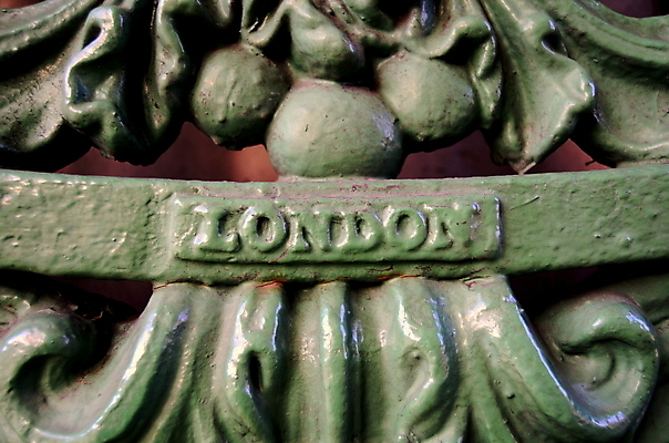 포토 JPG 해외이미지 디자인 유럽 여행 건축양식 영국 잉글랜드 프레임 미술 사람없음 장식 울타리 문 금속 희망 궁전 수확 골동품 화려 그리기 역사 클래식 고급 우아함 큼 철 입장 묘사 런던 복고 대문 리갈 옛날 해외202004 해외포토 건축 감정 나라 컨셉 고건축 농업 모션 재질 문화예술 담장 크기 파일형식 이미지허브