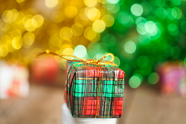 포토 JPG 해외이미지 계절 기념일 행복 리본 종이 백그라운드 크리스마스 휴가 선물 사랑 사람없음 목재 장식 빨간색 상자 노란색 파티 쌓기 축제 흰색 생일 오브젝트 활 패키지 해외202004 해외포토 나무 감정 컬러 재료 모션 이벤트 파일형식 이미지허브