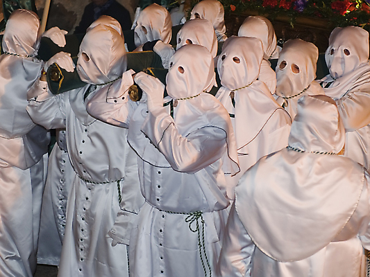 포토 JPG 해외이미지 전통 손 유럽 기독교 종교 문화 컨셉 십자가 왕관 부활절 사람 여러명 사람없음 교회 믿음 성경 희망 기도 축하 죽음 예수 조직 영혼 스페인 성자 심볼 열정 신성 단계 귀족 신앙심 행진 해외202004 해외포토 기념일 감정 나라 다수 종교용품 모션 신체부위 신_종교 파일형식 이미지허브