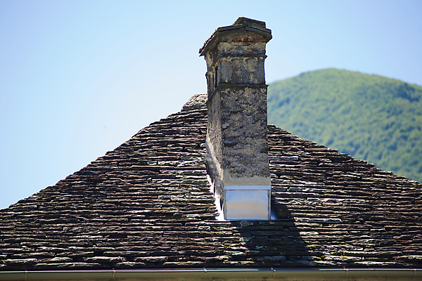 포토 JPG 해외이미지 외관 건축양식 지붕 주택 굴뚝 풍경 사람없음 야외 건물 도시풍경 회색 바위 도시 그룹 역사 정상 옥상 타일 알프스 타운 구시가지 옛날 많음 해외202004 해외포토 건축물 건축 유럽 컬러 컨셉 돌_바위 파일형식 이미지허브
