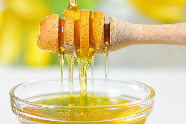 포토 JPG 해외이미지 음식 백그라운드 재료 지팡이 건강 사람없음 목재 노란색 젖음 흐름 흰색 기구 항아리 액체 황금 달콤 상품 먹기 묘사 국자 꿀 내추럴 고립 어려움 해외202004 해외포토 나무 컬러 컨셉 모션 주방용품 도자기 맛 파일형식 이미지허브