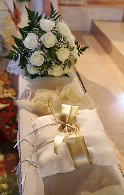 포토 JPG 해외이미지 드레스 꽃 행복 리본 분홍색 장갑 결혼 잎 벤치 창문 사랑 사람없음 장식 장미 교회 검은색 흰색 축하 클래식 실크 순수 엘리먼트 스타일 해외202004 해외포토 식물 잡화 옷 감정 컬러 컨셉 의자 종교건축 이벤트 건물 직물 파일형식 이미지허브