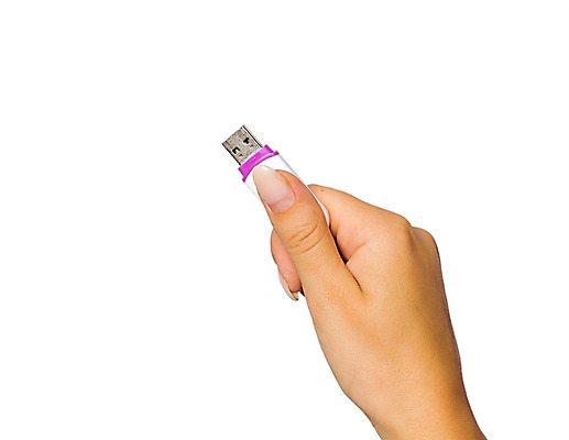 포토 JPG 해외이미지 백인 직업 손 여자 백그라운드 이동 비즈니스 손가락 안전 사람 성인 사람없음 컴퓨터 사무실 펜 상점 자료 장비 운전 정보 흰색 잡기 작업 비즈니스우먼 막대기 USB 보안 전자 수납 보여주기 고립 램 소프트웨어 지원 하드웨어 공급 해외202004 해외포토 서양인 컬러 컨셉 모션 신체부위 전자제품 필기구 직장인 파일형식 이미지허브