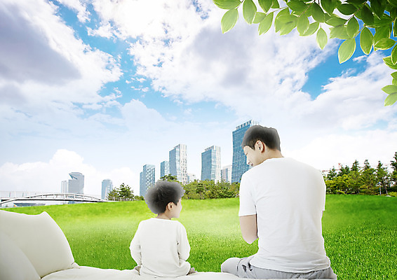 PSD 나무 구름 편집 편집이미지 남자 아들 어린이 가족 베개 하늘 나뭇잎 빌딩 잔디 상반신 성인 두명 뒷모습 한국인 아빠 가교 이미지편집 자연요소 식물 건축물 뷰포인트 잎 관계 침구 사람 동양인 건물 파일형식