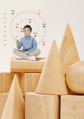 전신 PSD 편집 편집이미지 어린이교육 교육 남자 어린이 돋보기 그래프 한명 앉기 장난감 블록 일본인 블록쌓기 이미지편집 외국인 1 모션 사람 동양인 쌓기 파일형식