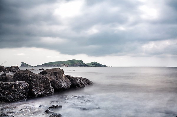 포토 JPG 주간 구름 바다 풍경 사람없음 야외 제주도 돌_바위 장노출 차귀도 국내포토 자연요소 섬 한국 촬영기법 파일형식