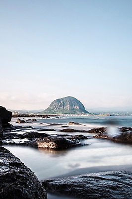 포토 JPG 주간 바다 풍경 사람없음 야외 제주도 돌_바위 장노출 산방산 국내포토 자연요소 산 한국 촬영기법 파일형식