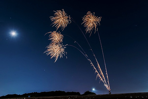 포토 JPG 야경 불꽃놀이 사람없음 야외 제주도 달 국내포토 자연요소 놀이 한국 야간 파일형식 풍경_경치