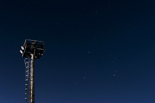 포토 JPG 별 배경화면 백그라운드 야경 가로등 밤하늘 사람없음 야외 제주도 야간 국내포토 자연요소 공공시설 하늘 한국 파일형식 풍경_경치