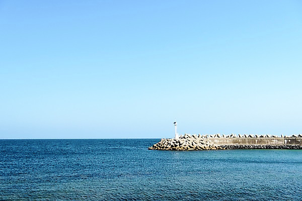 포토 JPG 주간 바다 하늘 풍경 사람없음 야외 제주도 방파제 테트라포드 국내포토 자연요소 공공시설 한국 파일형식