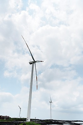 포토 JPG 주간 구름 하늘 풍경 사람없음 야외 제주도 풍력에너지 국내포토 자연요소 한국 그린에너지 파일형식