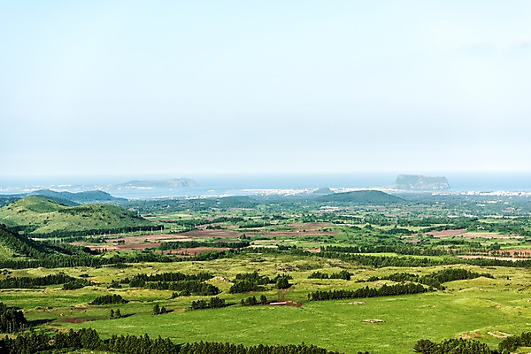 포토 JPG 주간 자연 풍경 사람없음 야외 제주도 농경지 오름 용눈이오름 성산일출봉 국내포토 자연요소 산 한국 농장 생태계 서귀포 파일형식