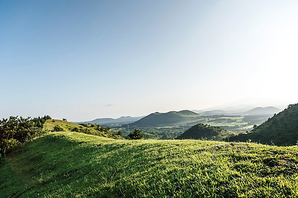 포토 JPG 주간 자연 하늘 풍경 사람없음 야외 제주도 오름 거미오름 국내포토 자연요소 한국 생태계 파일형식