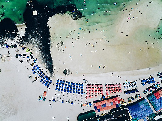 포토 JPG 주간 바다 풍경 해변 사람없음 야외 하이앵글 제주도 파라솔 항공촬영 협재해수욕장 국내포토 자연요소 뷰포인트 한국 해수욕장 파일형식