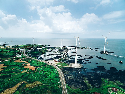 포토 JPG 주간 바다 풍경 해변 사람없음 야외 하이앵글 제주도 풍력에너지 항공촬영 국내포토 자연요소 뷰포인트 한국 그린에너지 파일형식