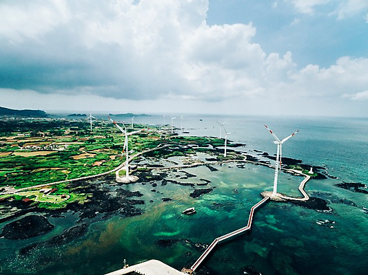 포토 JPG 주간 바다 풍경 해변 사람없음 야외 하이앵글 제주도 풍력에너지 항공촬영 국내포토 자연요소 뷰포인트 한국 그린에너지 파일형식