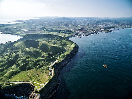 포토 JPG 주간 바다 풍경 사람없음 야외 하이앵글 제주도 항공촬영 송악산 형제섬 국내포토 자연요소 뷰포인트 섬 산 한국 서귀포 파일형식