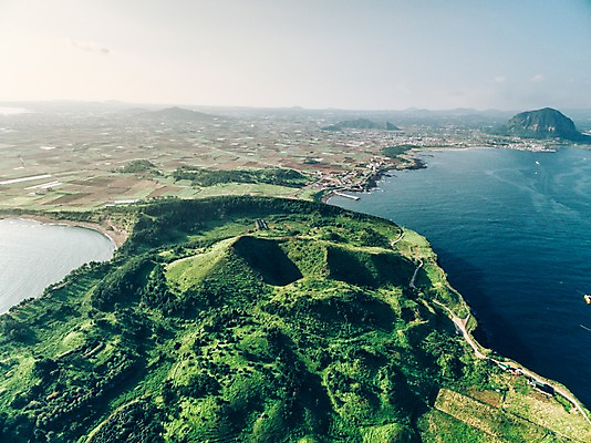 포토 JPG 주간 바다 풍경 사람없음 야외 하이앵글 제주도 항공촬영 산방산 송악산 형제섬 국내포토 자연요소 뷰포인트 섬 산 한국 서귀포 파일형식