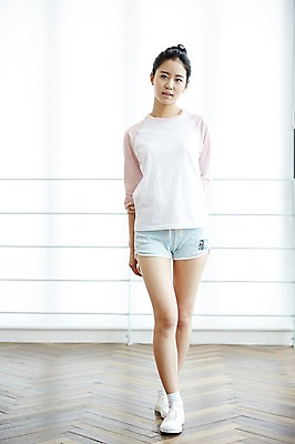 포토 JPG 전신 여자 포즈 실내 한명 서기 20대 성인 앞모습 운동복 청춘 한국인 뷰티라이프 연습실 청순 춤동작 성인여자한명만 연습생 국내포토 1 라이프스타일 옷 뷰포인트 컨셉 모션 사람 동양인 청년 내부 춤 연습 여자한명만 성인여자만 파일형식