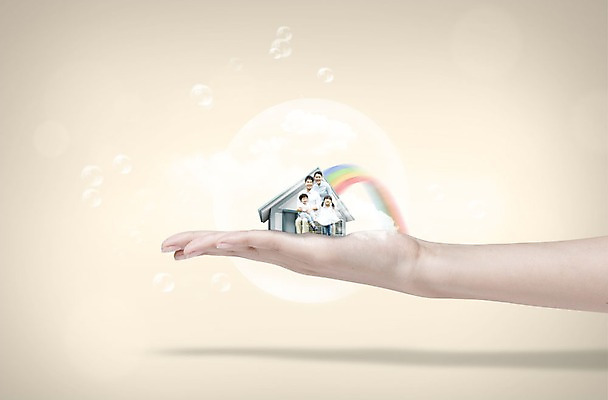 PSD 편집 편집이미지 손 여자 남자 행복 어린이 무지개 가족 주택 여러명 성인 신체부위 한국인 비눗방울 이미지편집 자연요소 감정 다수 관계 사람 동양인 건물 파일형식